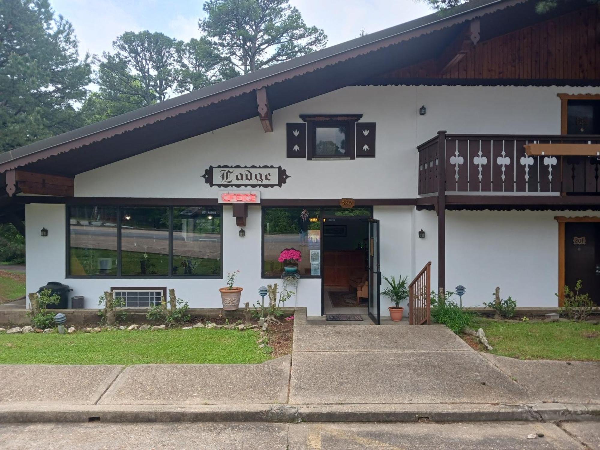 Bavarian Inn Motel & Restaurant Eureka Springs Exterior foto